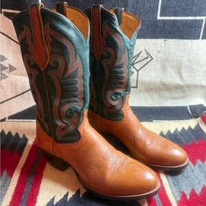 Stylish Tony Lama Tan and Green Western Boots 11 D